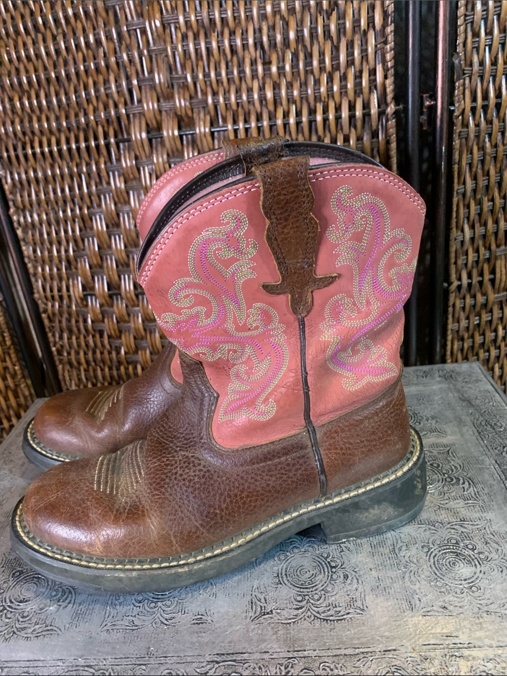 Ariat Women’s Boots Embroidered Size 8B